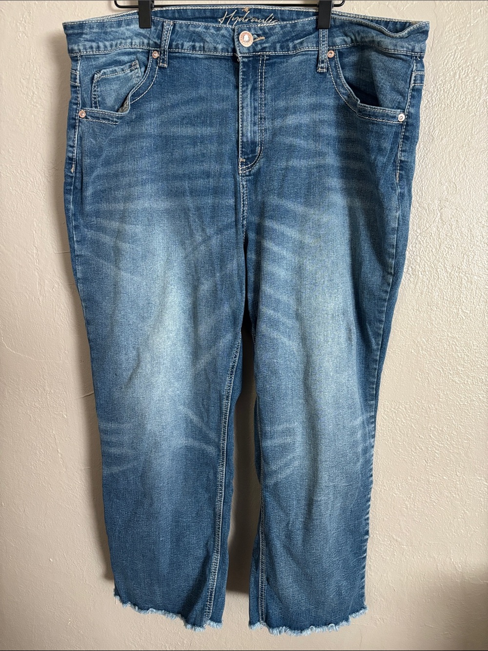Hydraulic Cut Off Capri Jeans Wedgie High Rise straight Women’s 24W